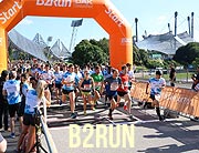 B2RUN München 2019 - Münchner Firmenlauf mit Zieleinlauf im Olympiastadion am 16. Juli 2019 